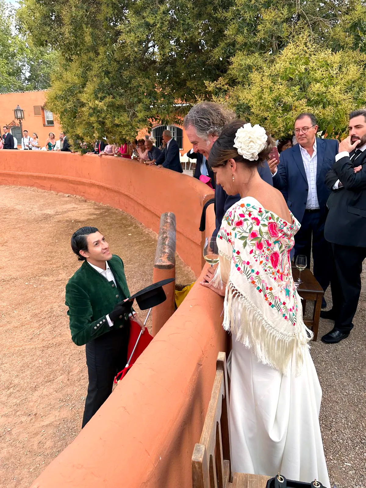 bodas originales finca el montecillo de milagro plaza de tientas Finca El Montecillo decorada para boda Navarra